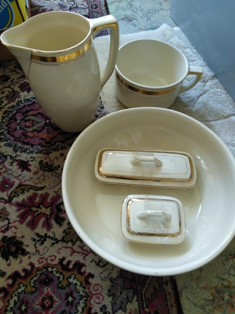 5 stuks lavabo servies in goede staat, Ophalen