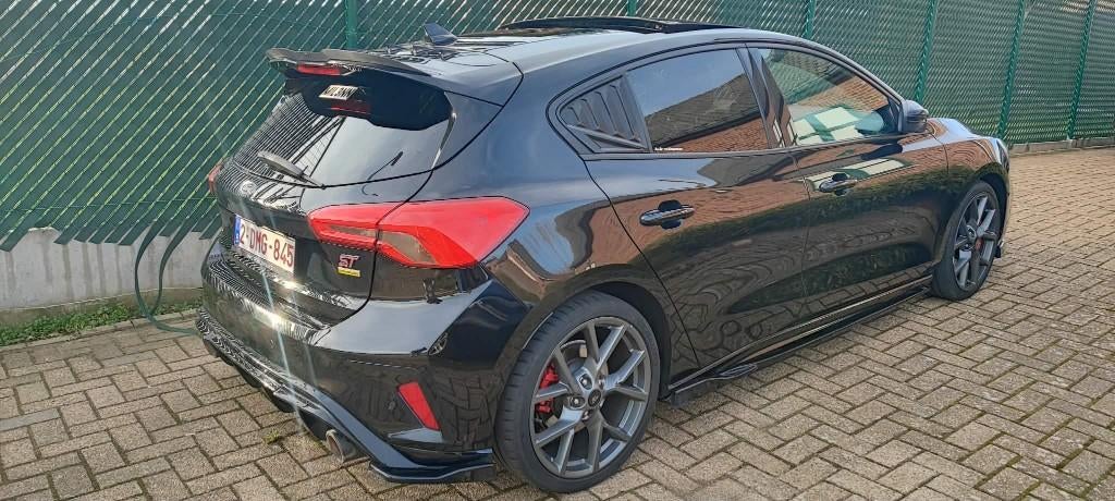 Ford Focus ST MK4 Verlaagd in Prijs!!, Auto's, 4 cilinders, 5 deurs, Particulier, Overige carrosserie