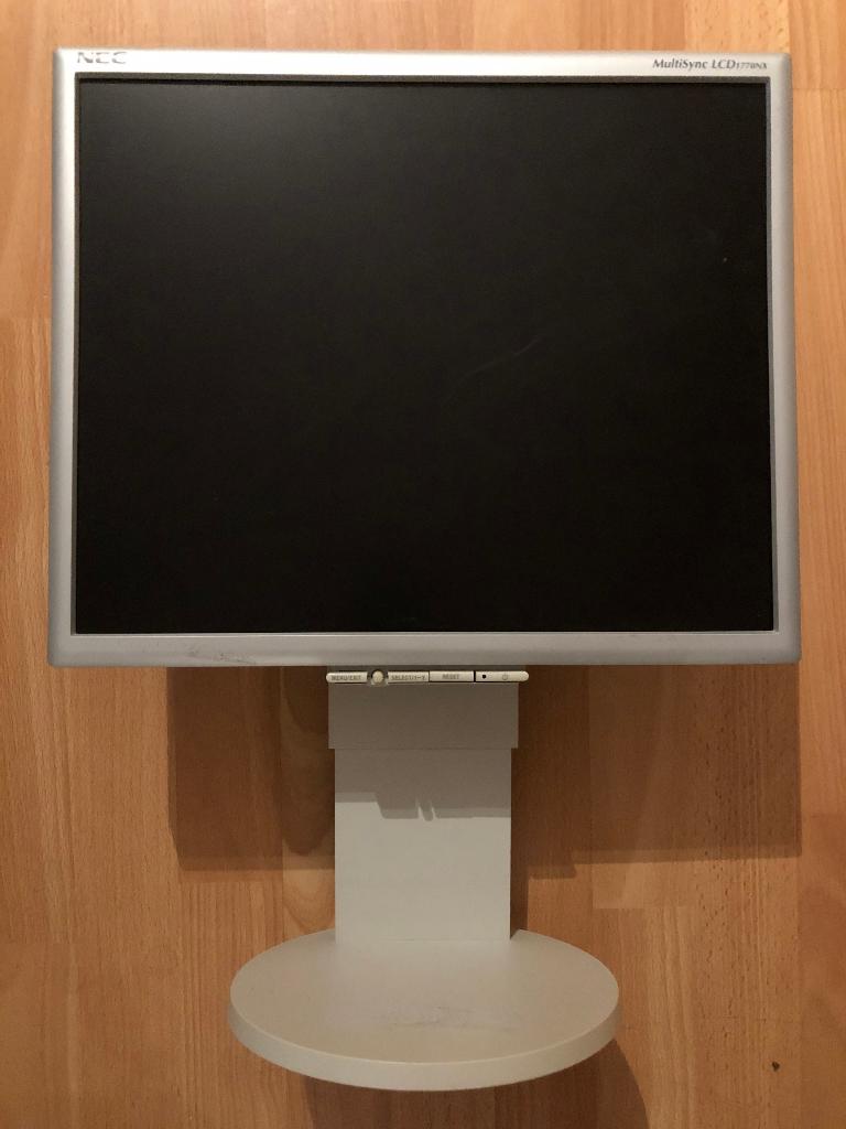 Monitor LCD NEC Multisync 1770NX (2 stuks), Ophalen, Zo goed als nieuw