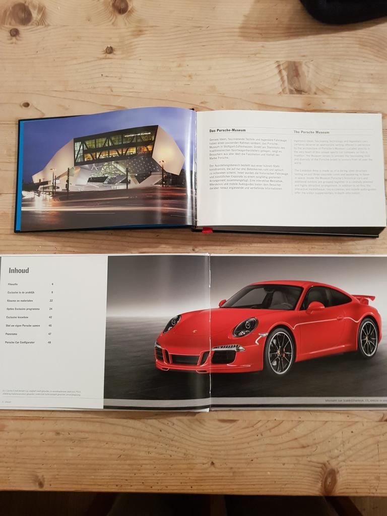 Porsche museum gids engels/duits 2015  + Exclusive 911, Enlèvement ou Envoi