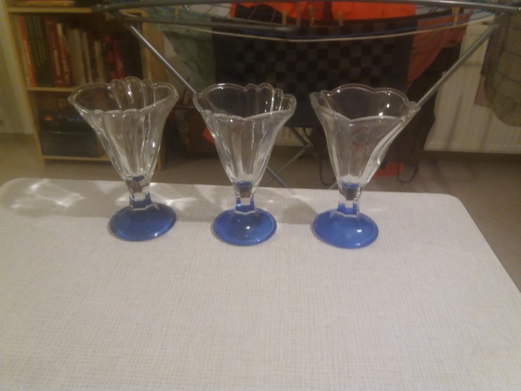 Set van 3 design ijscoupes glas fumeé blauw.(prijs is v.de3), Glas of Glazen, Ophalen of Verzenden, Overige stijlen, Glas