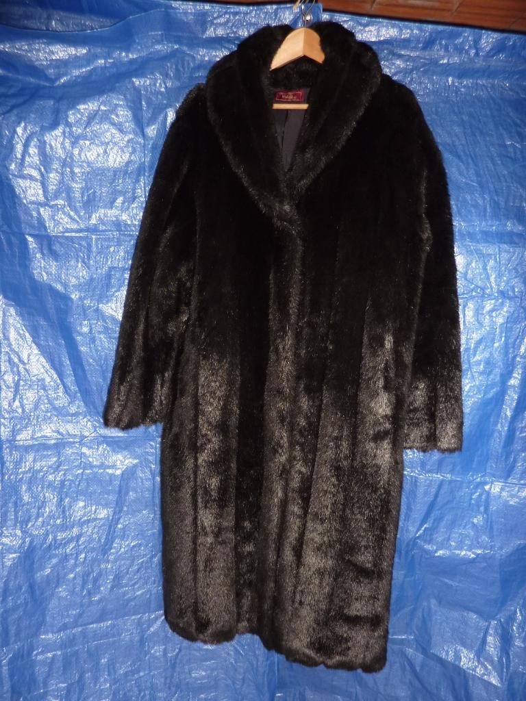 Manteau long imitation fourrure Couleur Noir Taille 52, Enlèvement, Neuf, Taille 46/48 (XL) ou plus grande, Noir