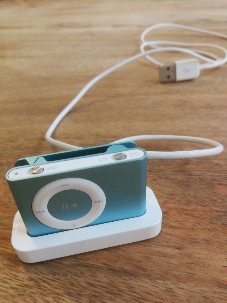 iPod Shuffle 2 gen batterij leeg, TV, Hi-fi & Vidéo, Lecteurs Mp3 | Apple iPod, Enlèvement ou Envoi, Comme neuf, Shuffle