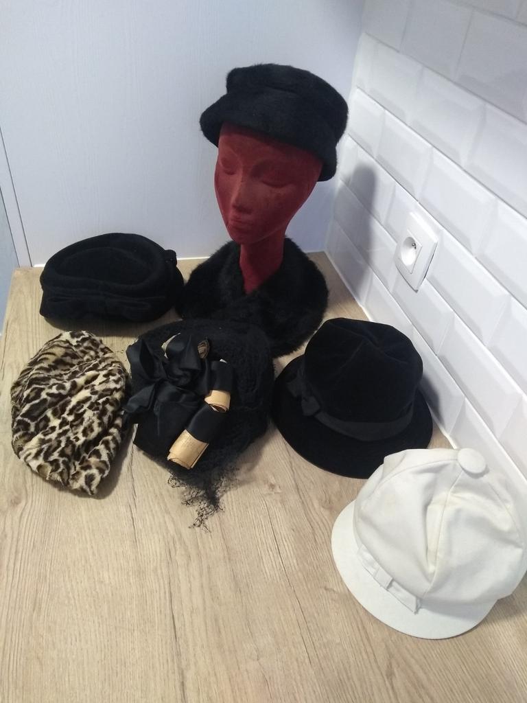 Antieke / vintage hoedjes lot, Ophalen of Verzenden, Dames