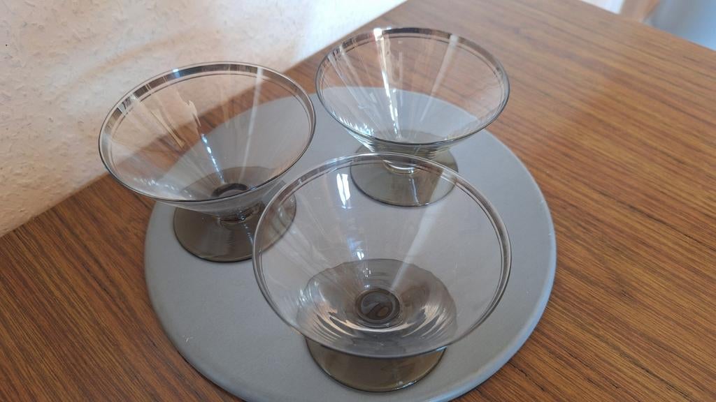 Set van 3 coupe glazen met dubbele zilver rand., Verzamelen, Glas en Drinkglazen, Ophalen of Verzenden