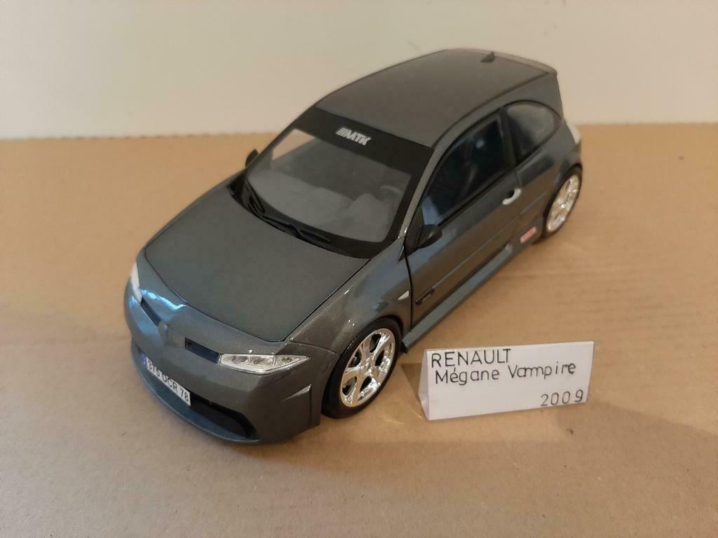 Renault Megane Vampire 2009 Norev zonder doos, Hobby en Vrije tijd, Modelauto's | 1:18, Ophalen of Verzenden, Zo goed als nieuw