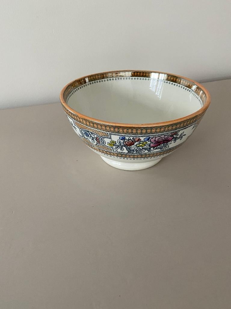 Saladier en porcelaine URSS, Enlèvement