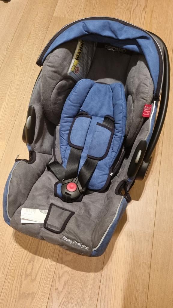 Maxi-Cosy autostoel Young Profil plus. Zeer net., Kinderen en Baby's, Autostoeltjes, Zo goed als nieuw, Autogordel, Ophalen