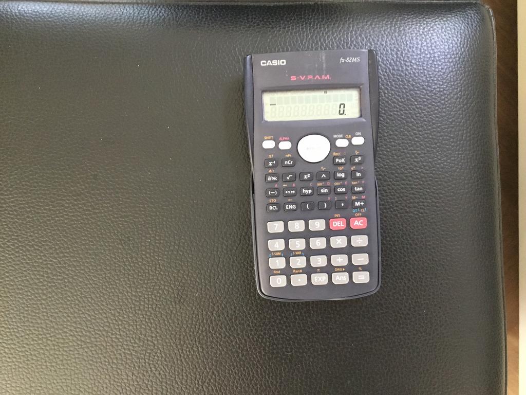 Casio fx 82MS, Comme neuf