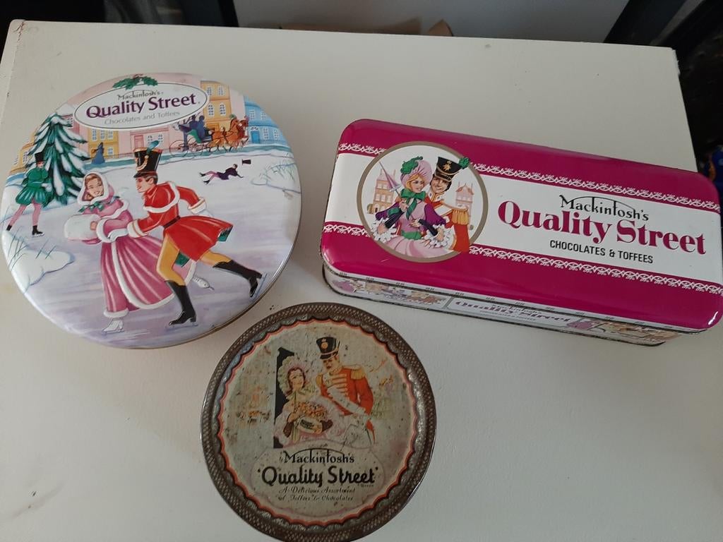 Lot de 3 boîtes en tôle de Quality Street Mackintosh, Enlèvement, Utilisé