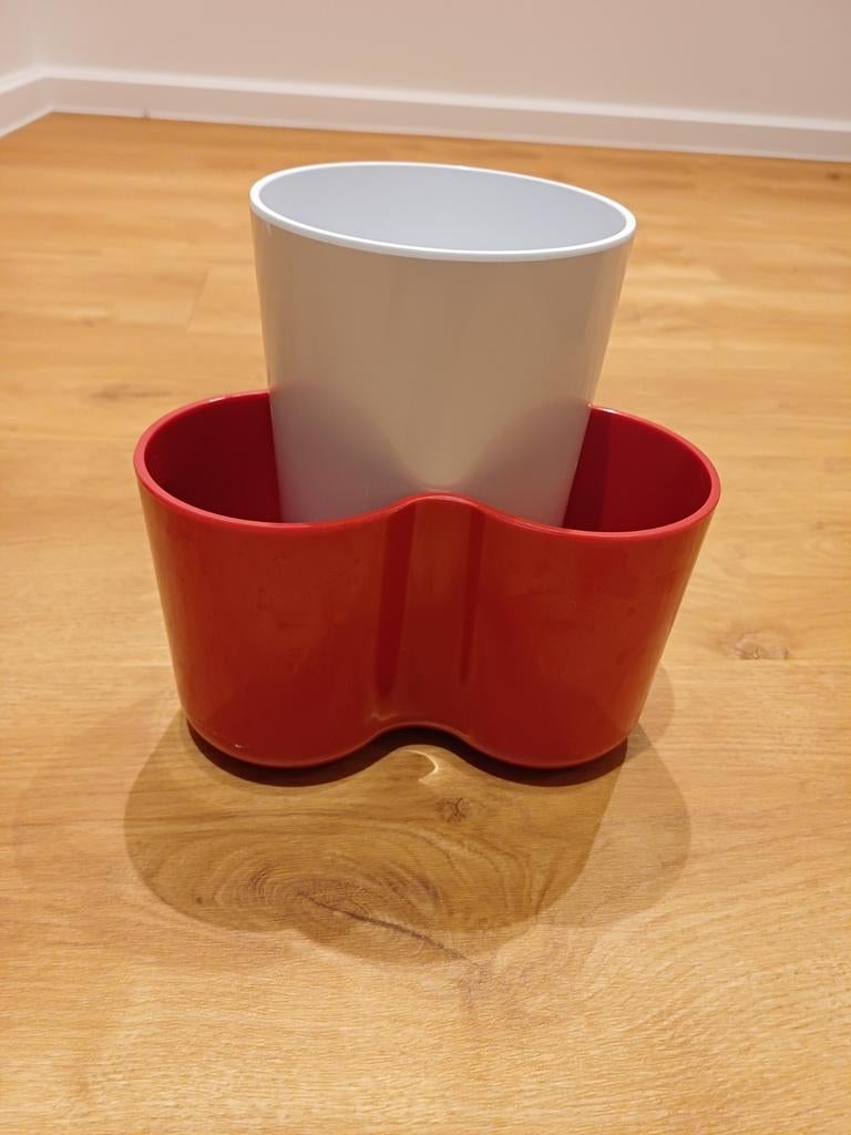 Range-couverts blanc et rouge, Maison & Meubles, Cuisine| Tupperware, Rouge
