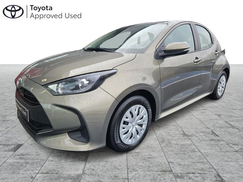 Toyota Yaris Dynamic +Navi, Auto's, Toyota, Yaris, Adaptive Cruise Control, Airbags, Airconditioning, Bluetooth, Centrale vergrendeling