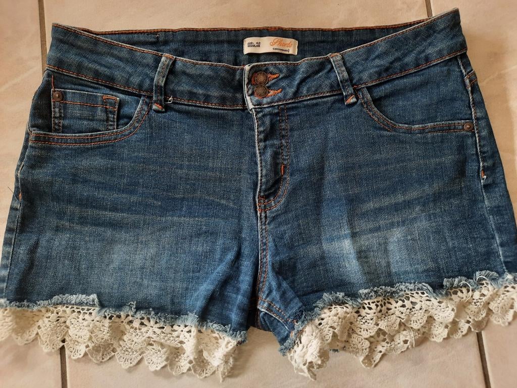 Short en jean - taille 42, Vêtements | Femmes, Jeans, Enlèvement ou Envoi, Comme neuf