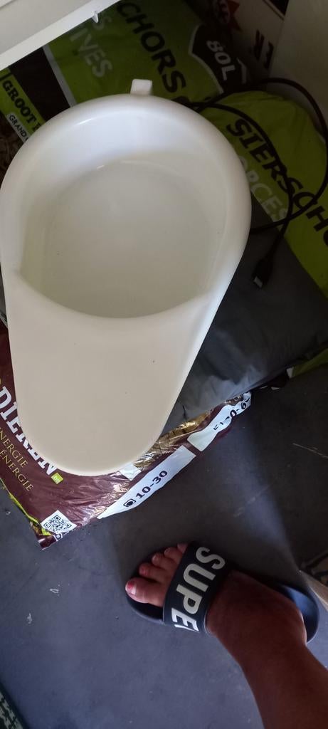 Bedpan, Enlèvement, Comme neuf