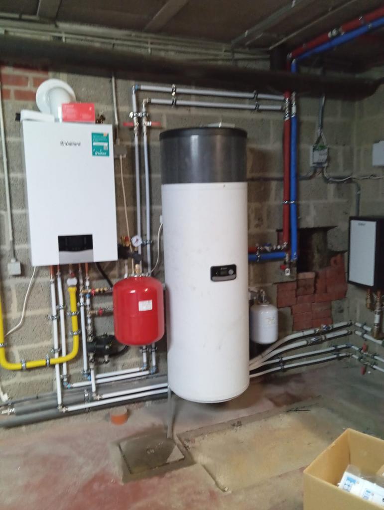 SERVICE RENOVATION COMPLETE/CHAUFFAGE/BLOMBERIE/CARRELAGE