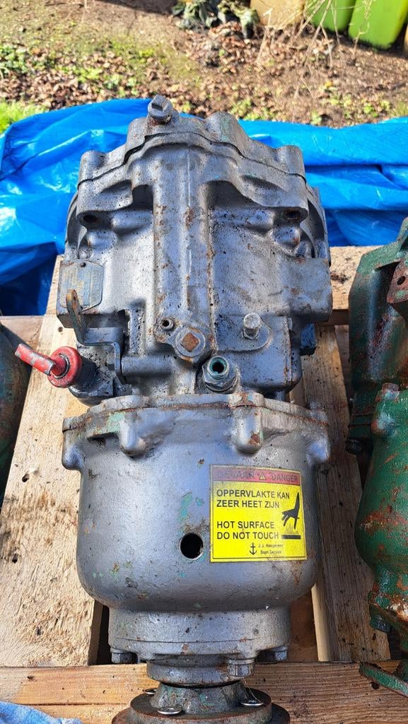 Essieu moteur en velours de la boîte de vitesses Borg-Warner, Enlèvement, Utilisé, Moteur et Technique, Bateau à moteur