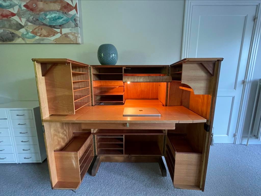 Bureau Malle Boîte magique Mumenthaler et Meier Desk, Enlèvement