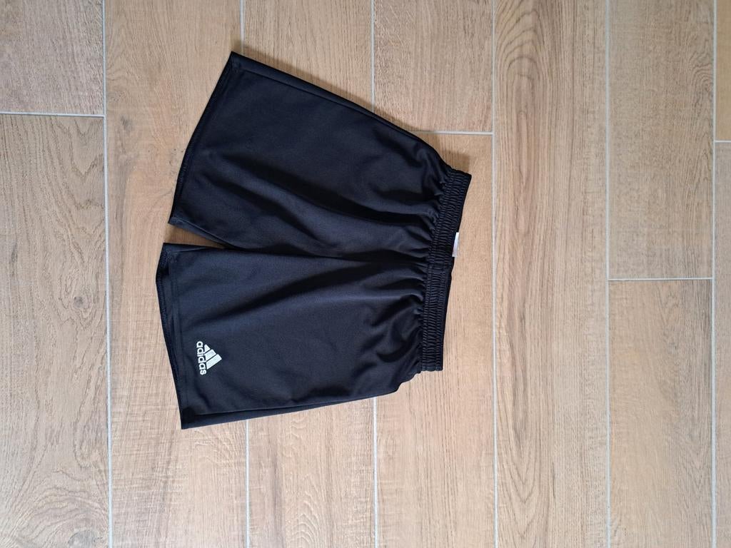 Adidas short zwart - size 11-12y, Enlèvement, Comme neuf, Adidas, Garçon