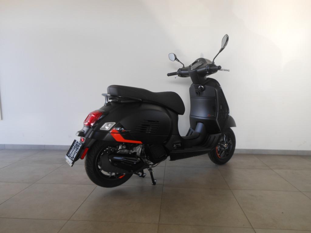 Vespa GTS Super Sport 125, Scooter, Entreprise, 125 cm³, Permis Moto A1 minimum