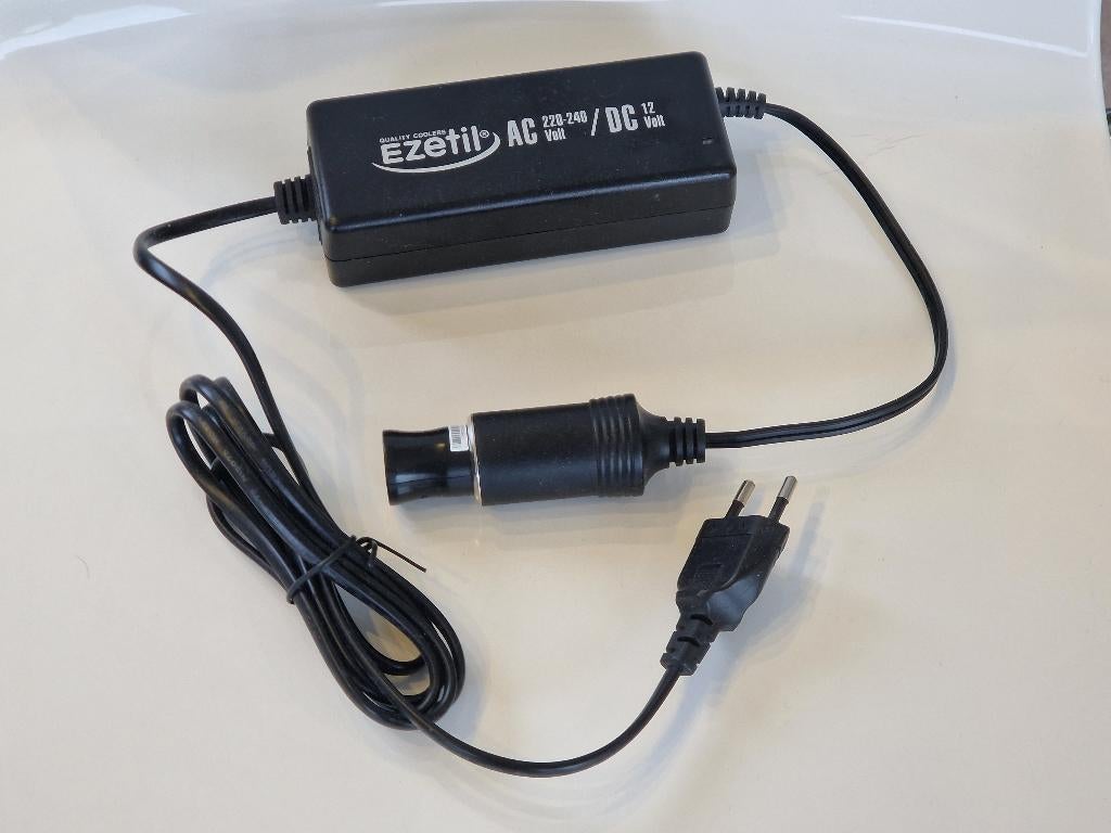 Voeding/adapter Ezetil 230V naar 12V DC (6A) + USB‑A‑adapter, Elektronische apparatuur, Ophalen of Verzenden, Gebruikt