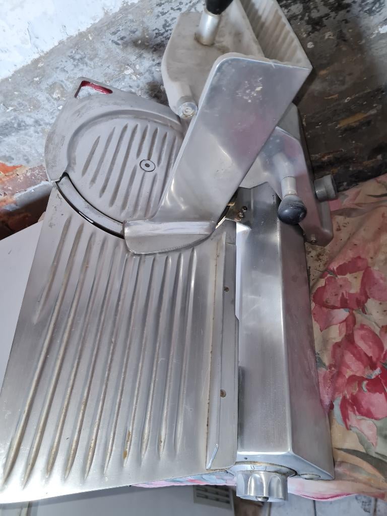Professionele snijmachine / vleessnijder, Ophalen, Gebruikt