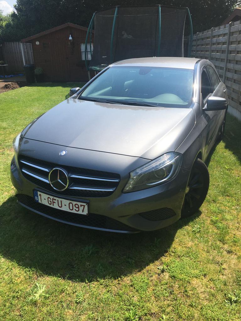 Mercedes Benz  A 180 Urban Night Pakket Euro 6, Auto's, Mercedes-Benz, Particulier, Trekhaak, Benzine, Euro 6, Ophalen