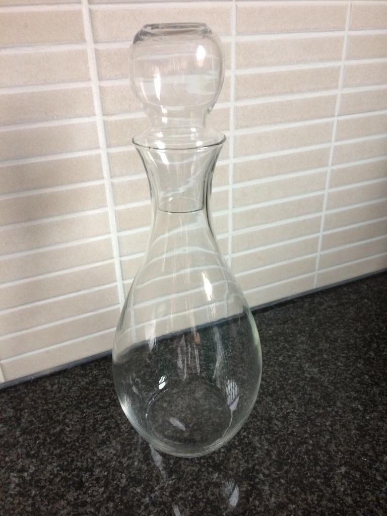 Wijn karaf met afsluitdop, Ophalen, Zo goed als nieuw