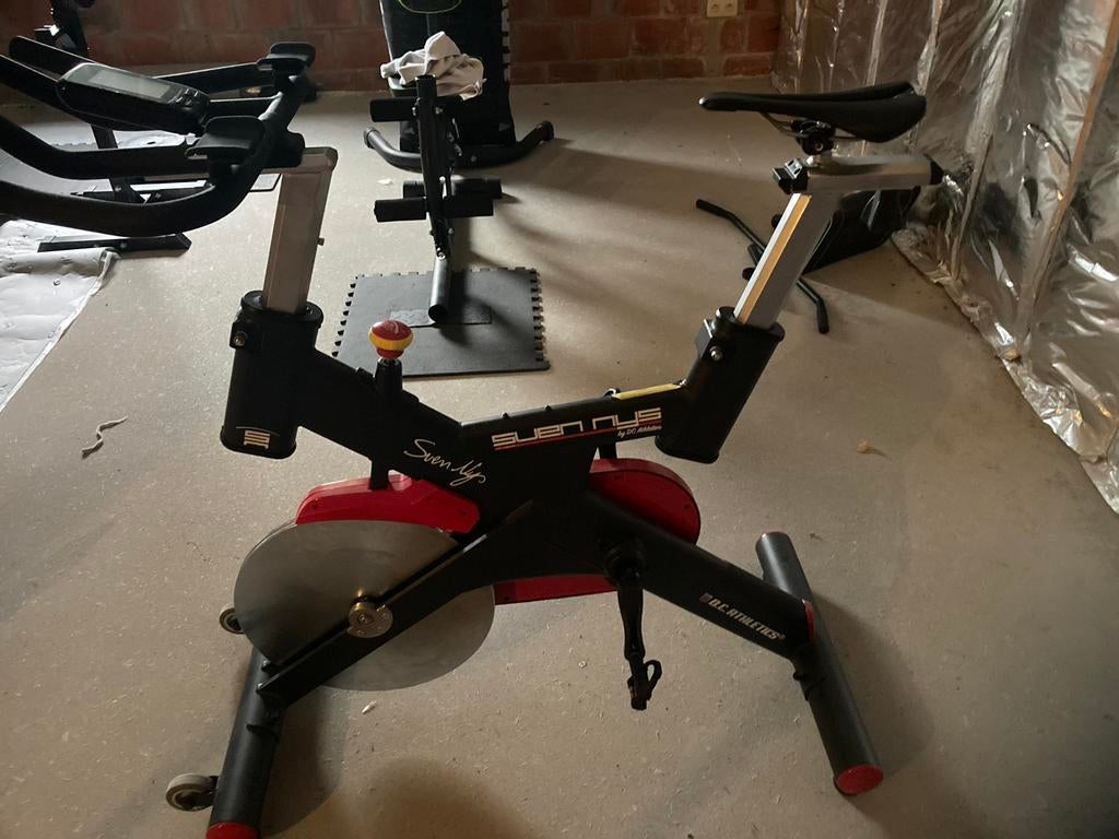 Profesionele spinning fiets, Sport en Fitness, Fitnessmaterialen, Ophalen, Zo goed als nieuw
