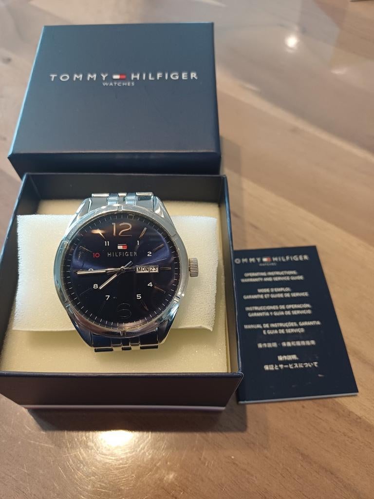 Montre Tommy Hilfiger, Enlèvement ou Envoi, Comme neuf
