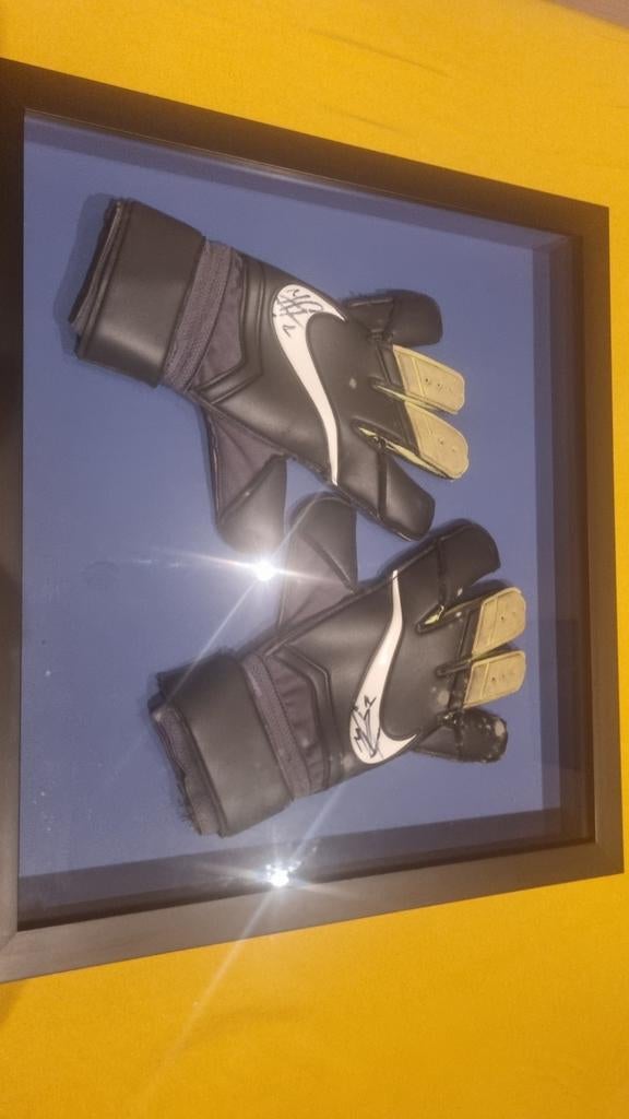 Keeperhandschoenen Matthew ryan gesigneerd, Verzenden