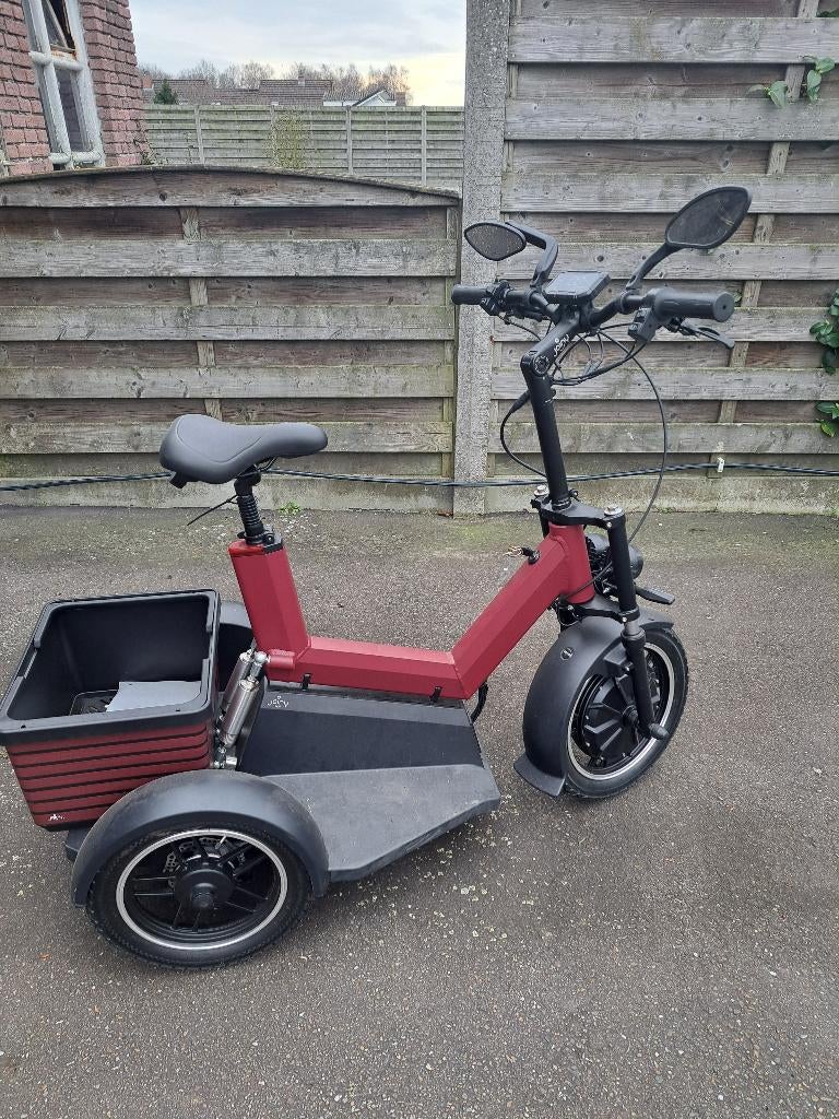 E-driewieler Joiny, Ophalen, Zo goed als nieuw, 46 km of meer, 16 km/u of meer