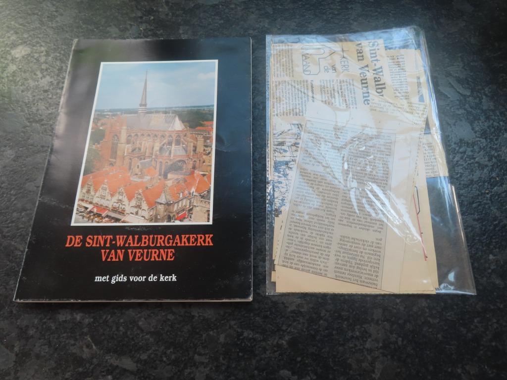 De Sint-Walburgakerk van Veurne met gids voor de kerk en EXT, Boeken, Gelezen, 19e eeuw, André Decocq, Ophalen of Verzenden