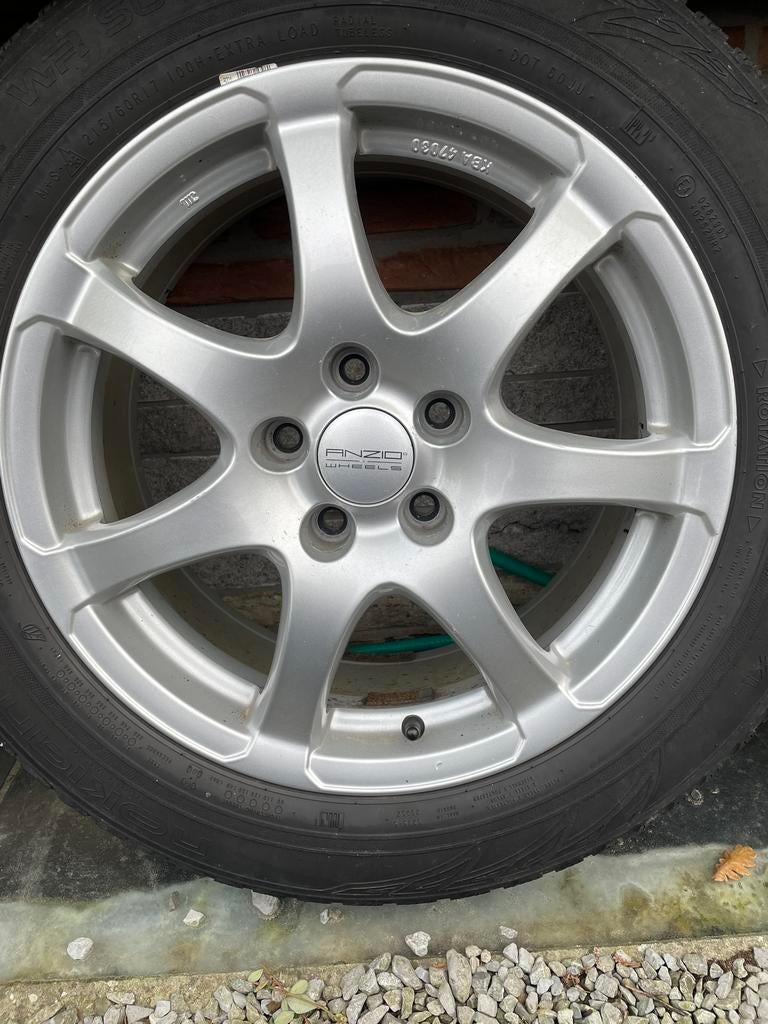 Set winterbanden voor Nissan, Renault, Dacia 215/60R17 275€, Auto-onderdelen, Ophalen, Banden en Velgen, 17 inch, Winterbanden
