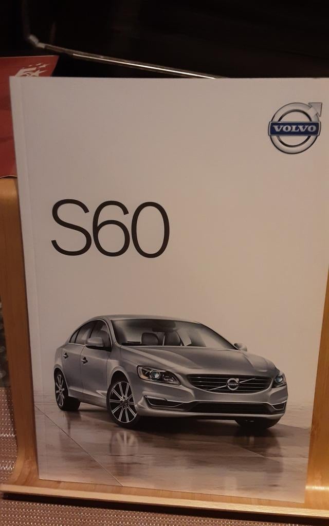 Volvo S 60 brochure, Boeken, Auto's | Folders en Tijdschriften, Ophalen of Verzenden, Zo goed als nieuw, Volvo
