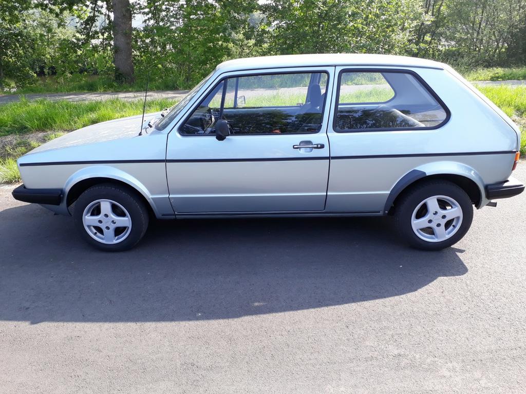 Vw Golf 1100 sc, Auto's, Voorwielaandrijving, Zwart, 4 cilinders, Blauw