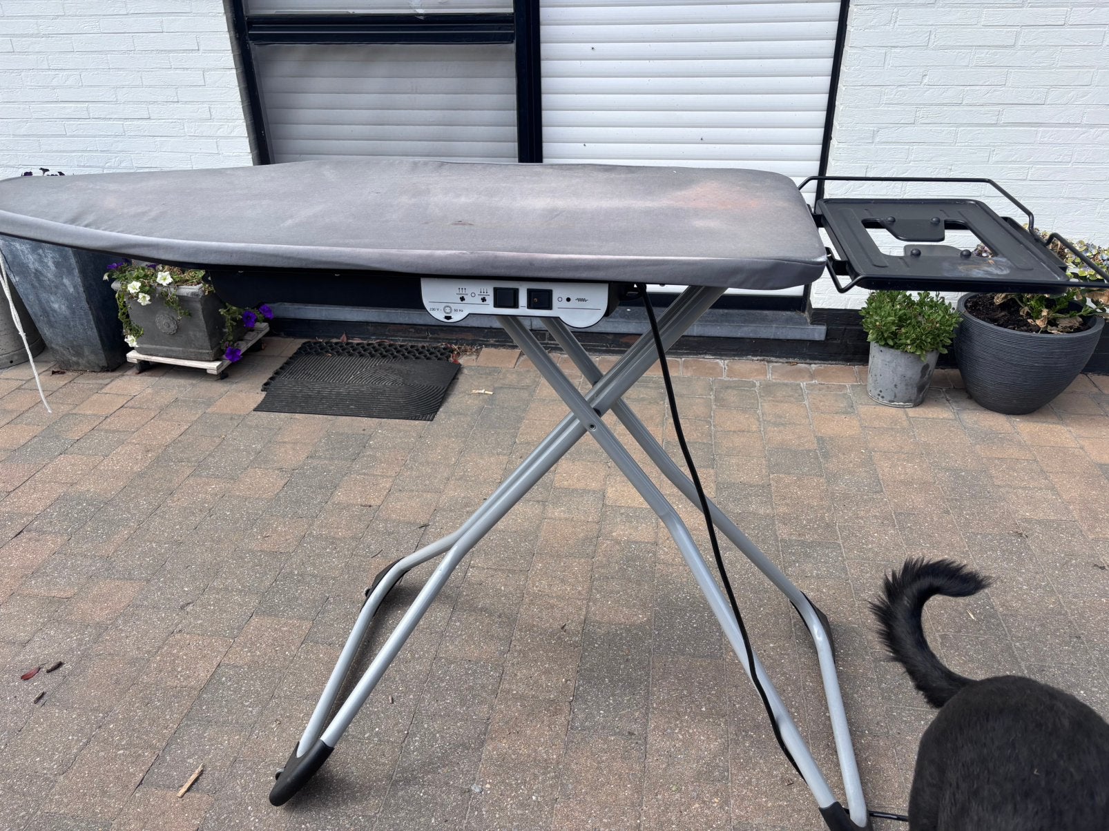 Strijkplank met zuig en blaasfunctie, Elektronische apparatuur, Strijkijzers en Strijkplanken, Ophalen, Gebruikt, Strijkijzer met snoer