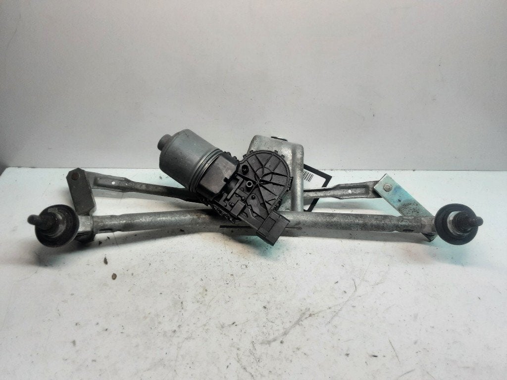 MOTEUR ESSUIE-GLACE AVANT 206 (2A / C/H/J/S) (0390241523), Kontakt-peugeot@peugeot.com, Utilisé, Peugeot Deutschland GmbH, Bahnhofsplatz
65423  Rüsselsheim, DE