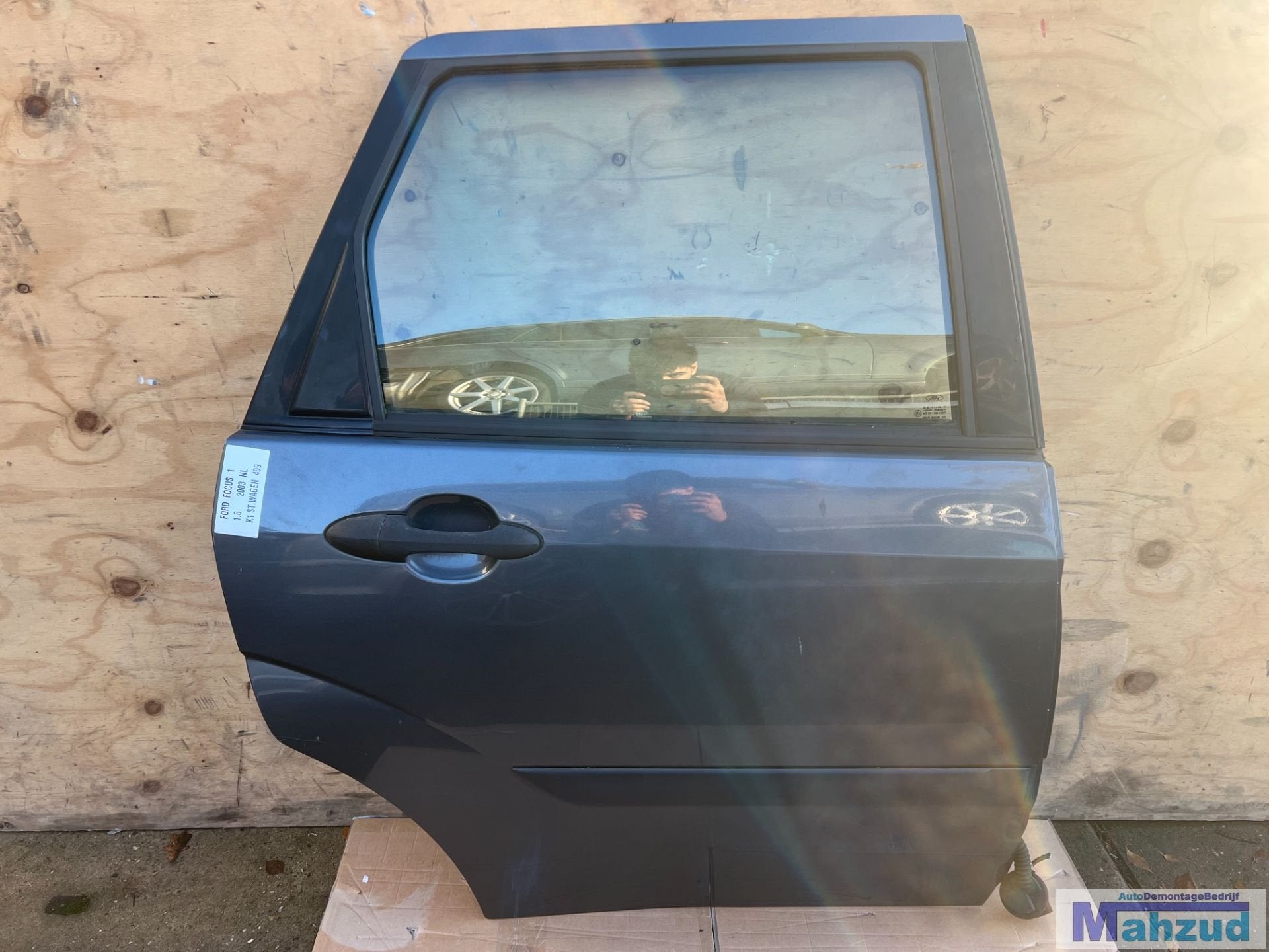 FORD FOCUS 1 Gris K1 break porte arri re droite 1998-2004, Info@ford.com, Porte, Ford Motor Company, American Road 1
48126  Dearborn