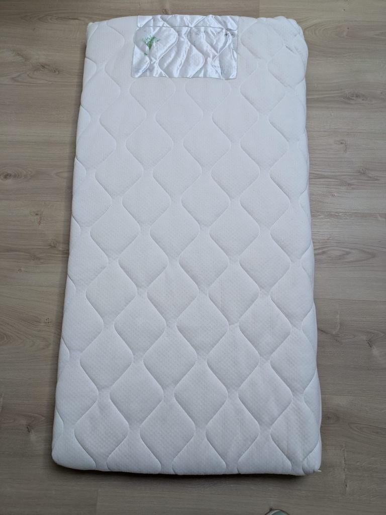 Matras babybed, Kinderen en Baby's, Ophalen, Zo goed als nieuw