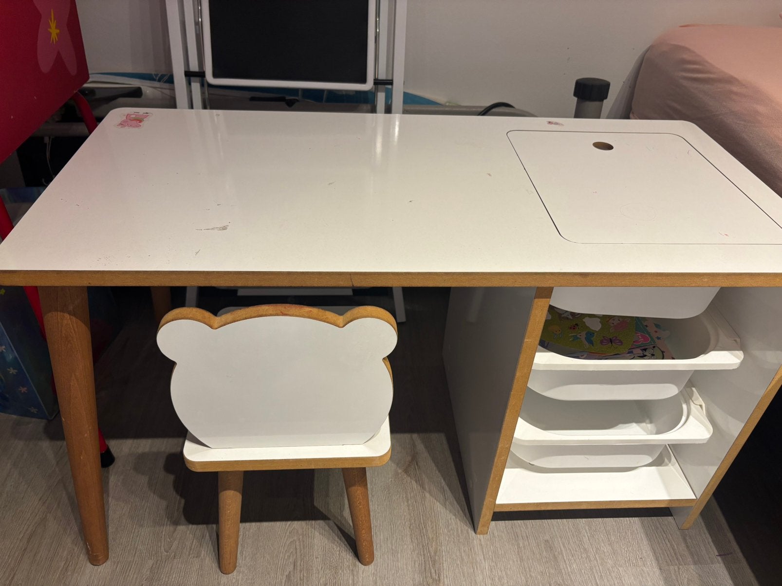 Kindertafel met stoeltje, Huis en Inrichting, Ophalen, Zo goed als nieuw