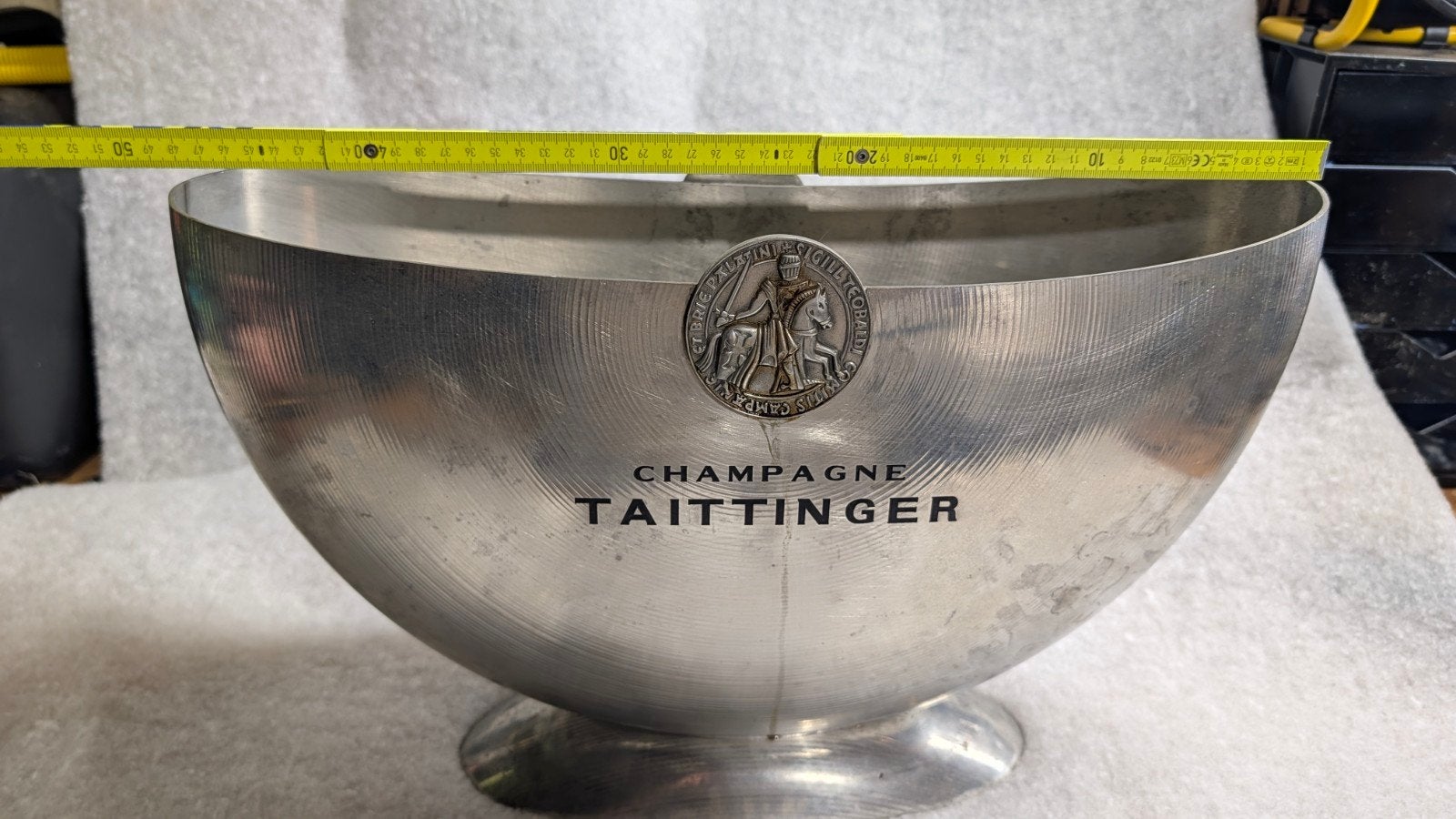 Taittinger "demi-lune", Envoi