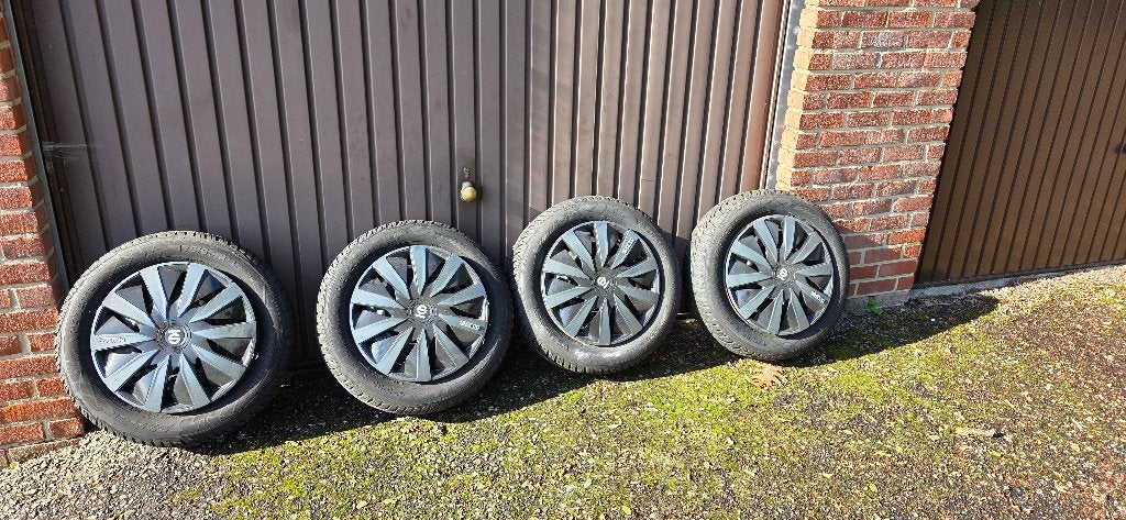 175 65 R15 Stalen velgen met wieldeksels van Suzuki swift, Ophalen, Gebruikt, 15 inch, Velg(en)