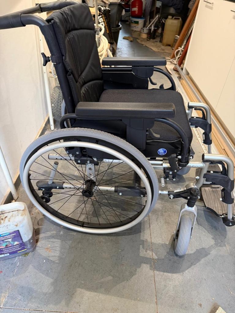 Rolstoel, Diversen, Rolstoelen
