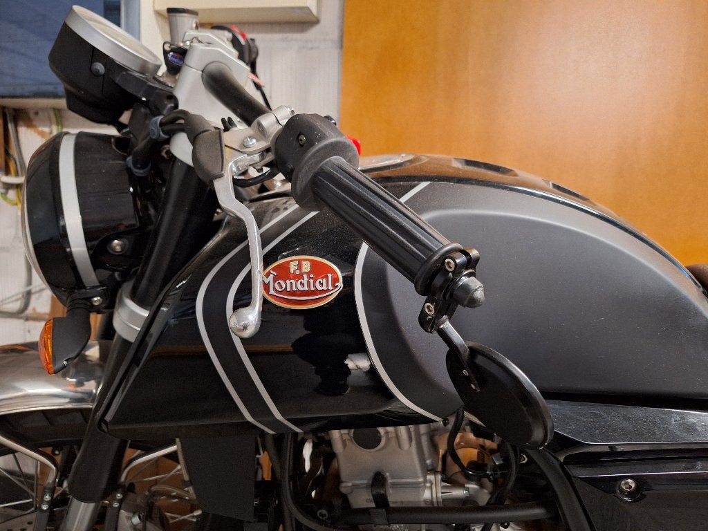 FB Mondial HPS300 Hipster - Unieke neoretro-stijl