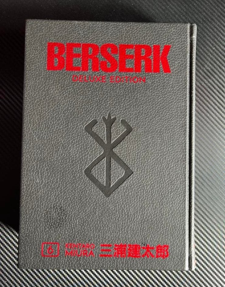 Berserk Deluxe Edition Volume 6, Plusieurs comics, Enlèvement ou Envoi, Comme neuf, Japon (Manga)