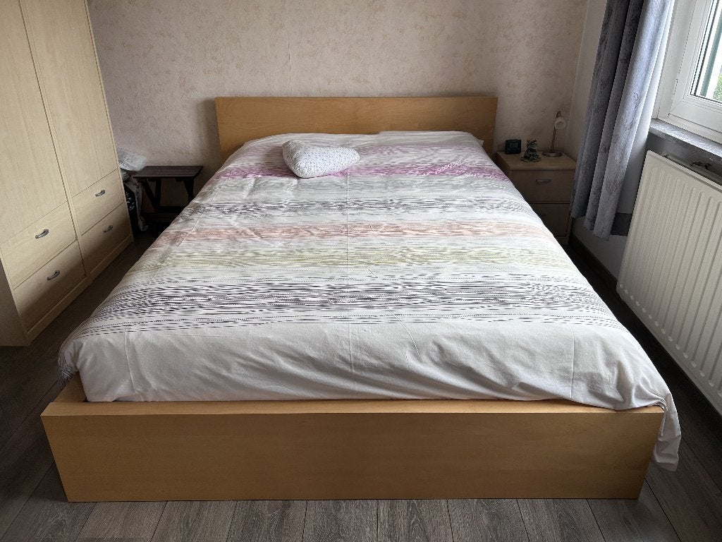 Zo goed als nieuw tweepersoonsbed + lattenbodem + matras, Strak modern, 210 cm, Comme neuf, Brun