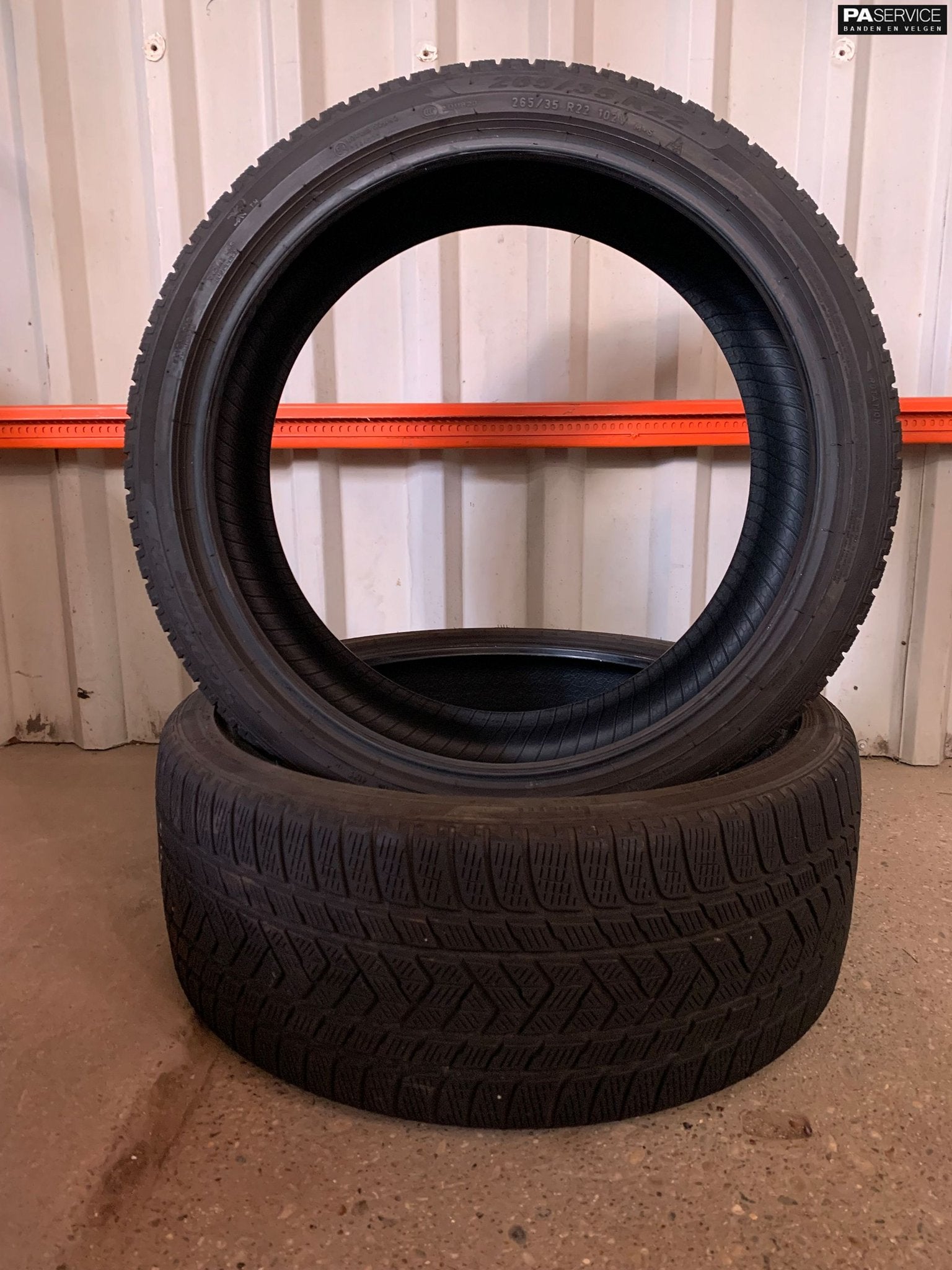 2x Pirelli 265 35 22 Winterbanden met 5.5 mm, Autos : Pièces & Accessoires, Pneus & Jantes, Pneus et Jantes, Pneus hiver, 265 mm