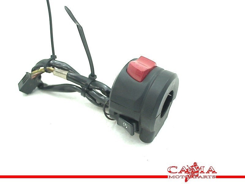 COMMUTATEUR DROIT GSX R 750 2006-2007 (GSXR750 K6 / K7), Dhr. S. di Majo, Utilisé, Info@cama-motorparts.nl, P.J. Troelstraweg 8 8
3144 CX  MAASSLUIS, NL