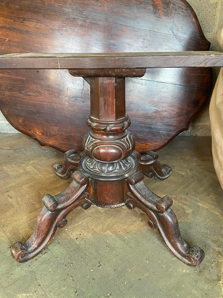 Table guéridon acajou, Enlèvement