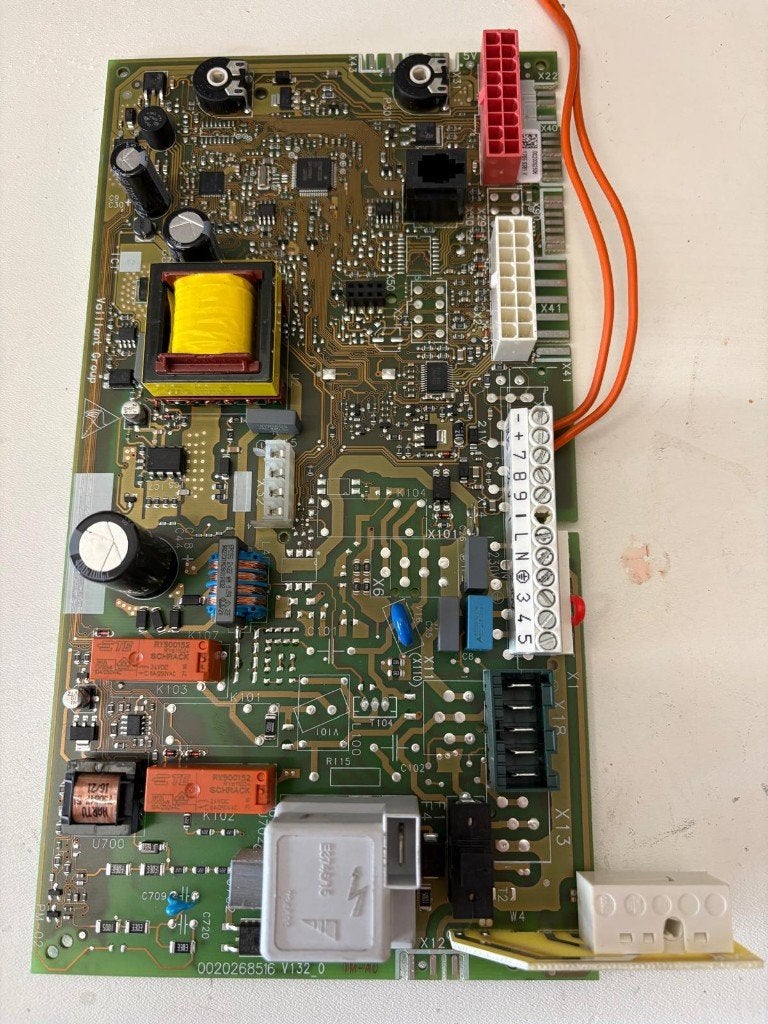 Printplaat + Pomp Vaillant VCW ecoplus, Doe-het-zelf en Bouw, Ophalen, Aardgas, Boiler, Minder dan 3 jaar oud